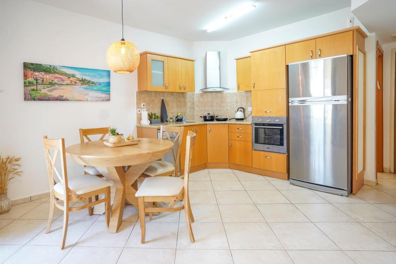 Two Bed Room Apartment 5 Min Walk To The Beach Ейлат Екстериор снимка