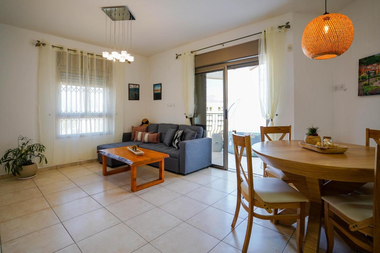 Two Bed Room Apartment 5 Min Walk To The Beach Ейлат Екстериор снимка