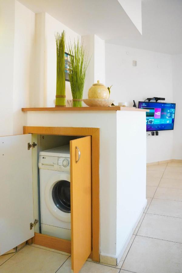 Two Bed Room Apartment 5 Min Walk To The Beach Ейлат Екстериор снимка